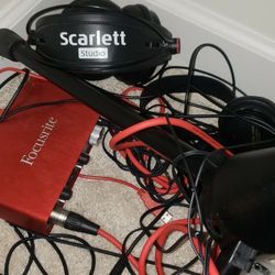 Focusrite Scarlett Audio Recording 2i2 Studio 