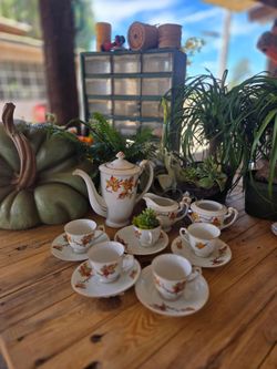 GrannycoreCintage Fall Tea Set for Five