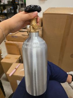 GANCOWISE New Empety 2.5lb DOT Approved Aluminum CO2 Tank with CGA320 Valve
DOT-3AL Approved, High-Strength Aluminum Alloy Gas Cylinder for Kegerators