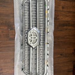2016-2018 Toyota Tacoma Front Grill Assembly & Emblem 53114-04170 OEM