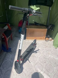 GoTrax e-scooter