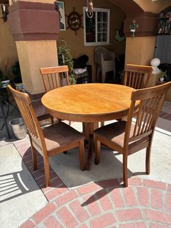 Round Wood Dining Table with 4 Chairs