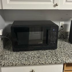 Insignia Microwave 