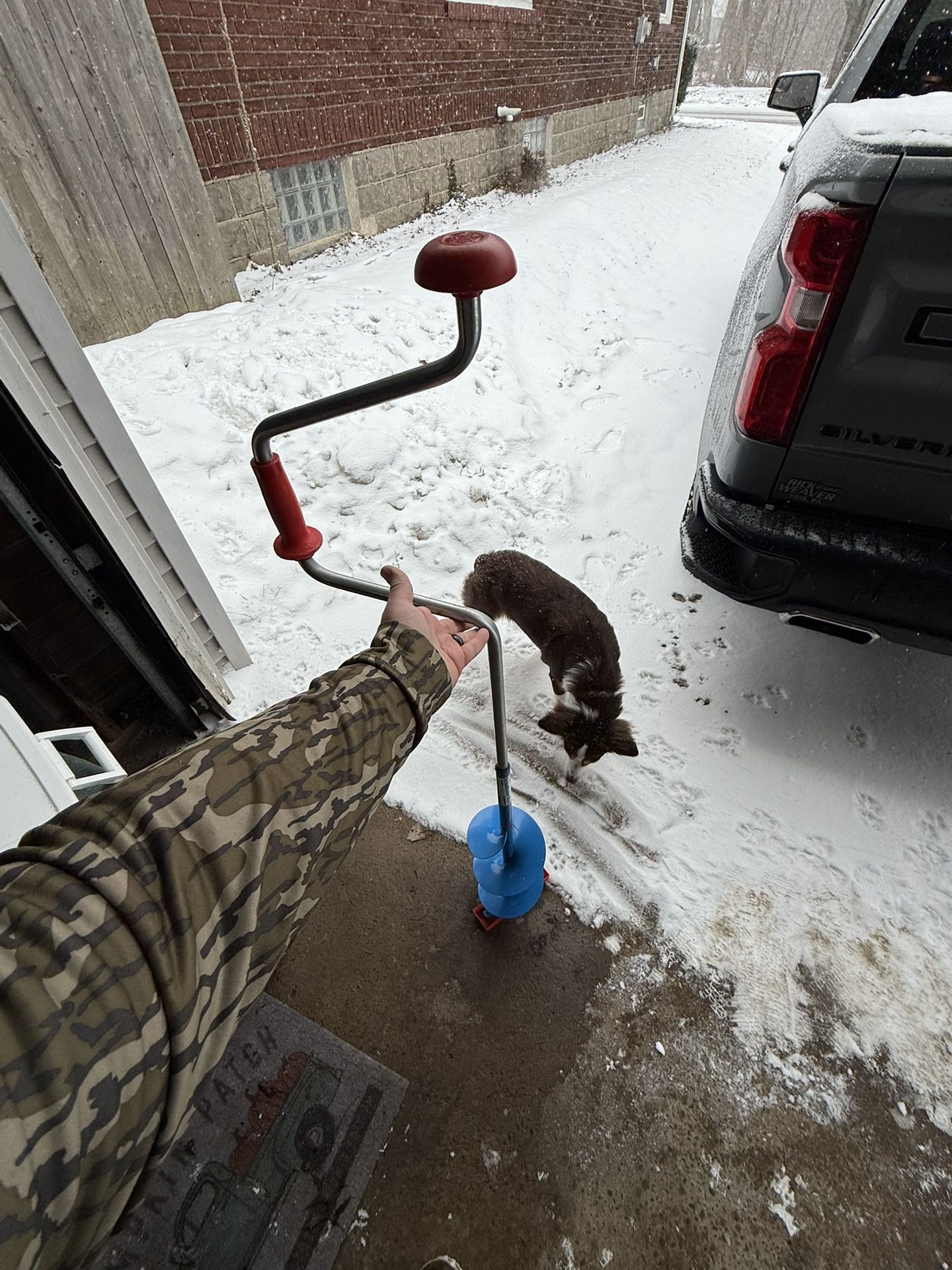 Ice auger