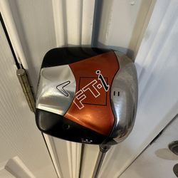 Callaway FT-i Draw golf driver. The club Super Nice.
