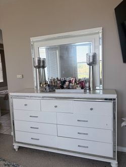 Dresser and chest dresser