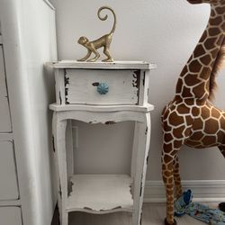 Adorable Shabby-chic side table