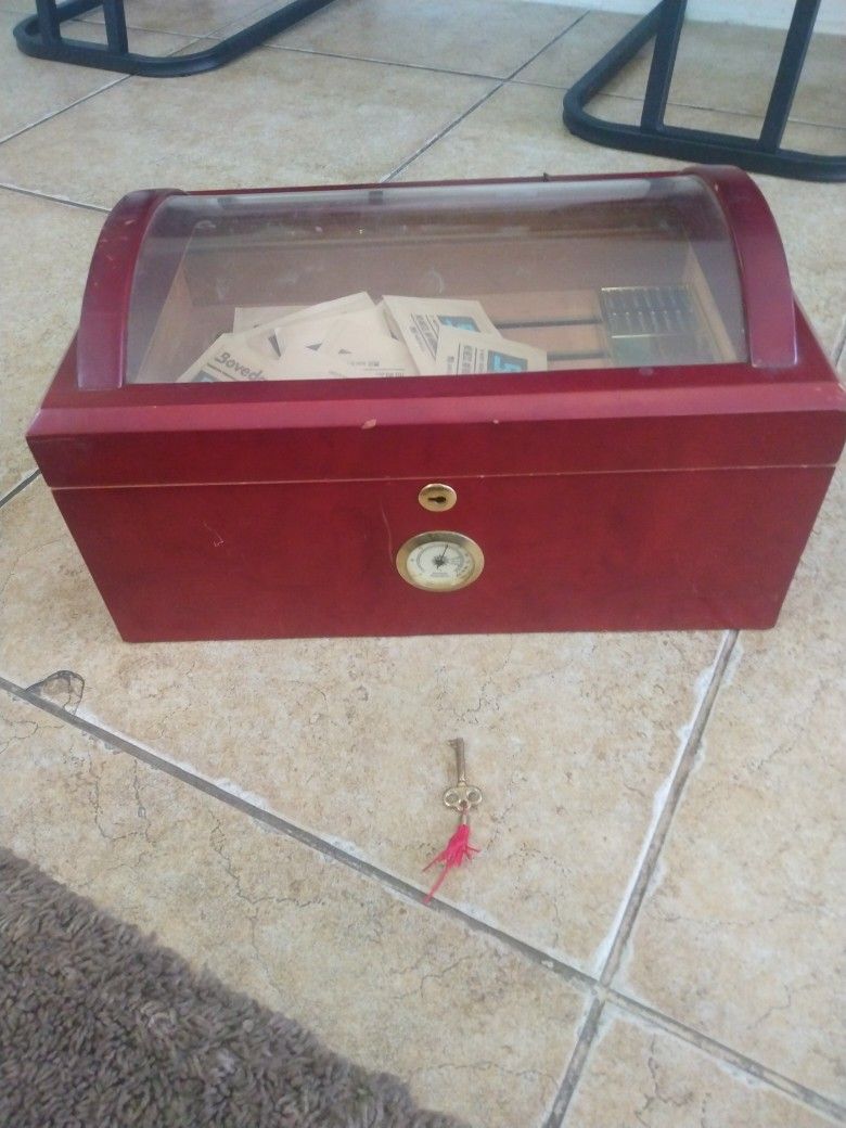 Thompson & Co 1915 Large Glass-Top Wood Desktop Cigar Humidor Box Cherry w/ Key