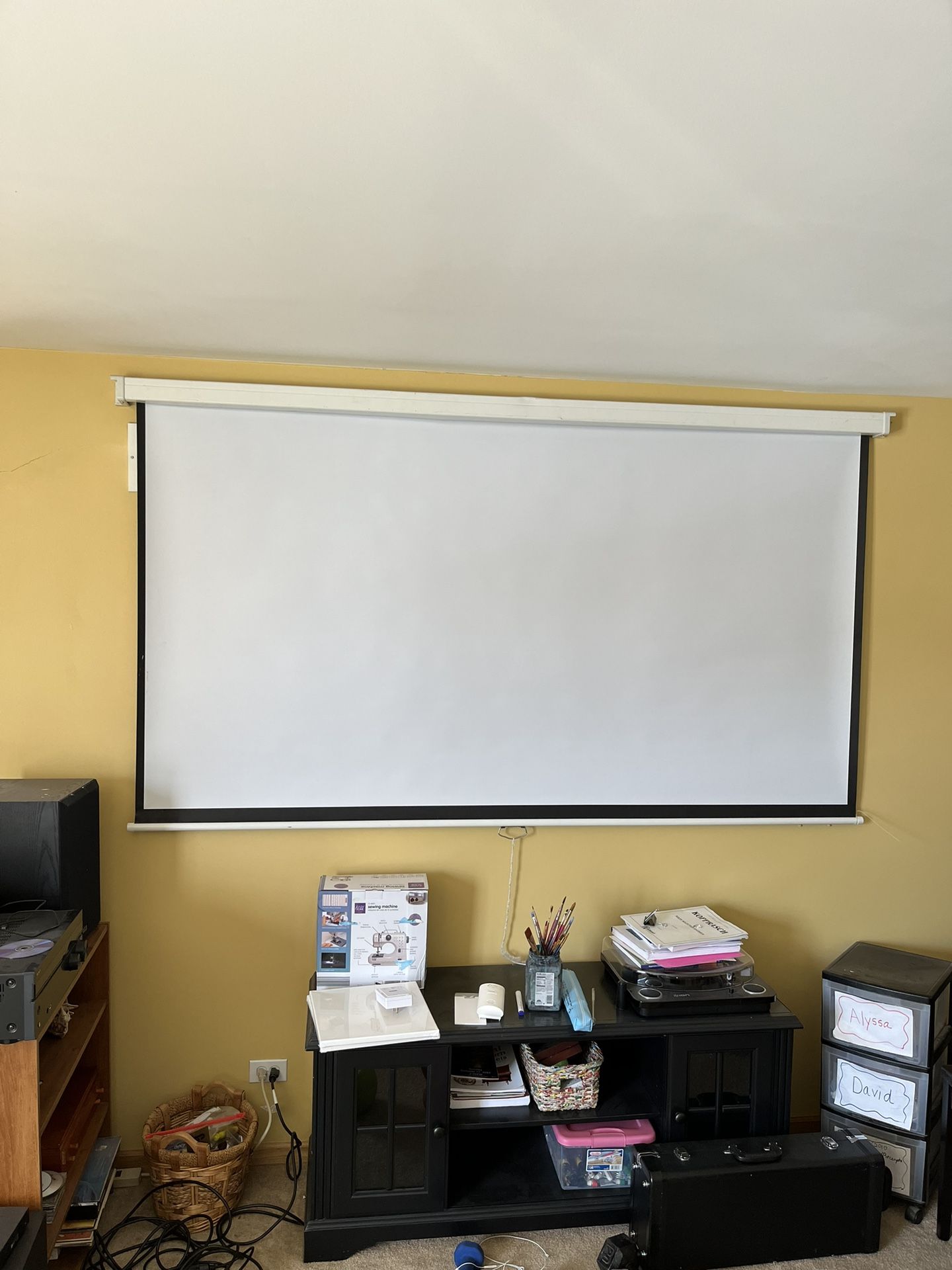 Epson PowerLite Home Cinema 740HD 720p 3LCD Projector And Screen