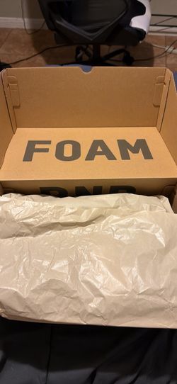 Onyx Foam Runners Yeezy Size 12 men