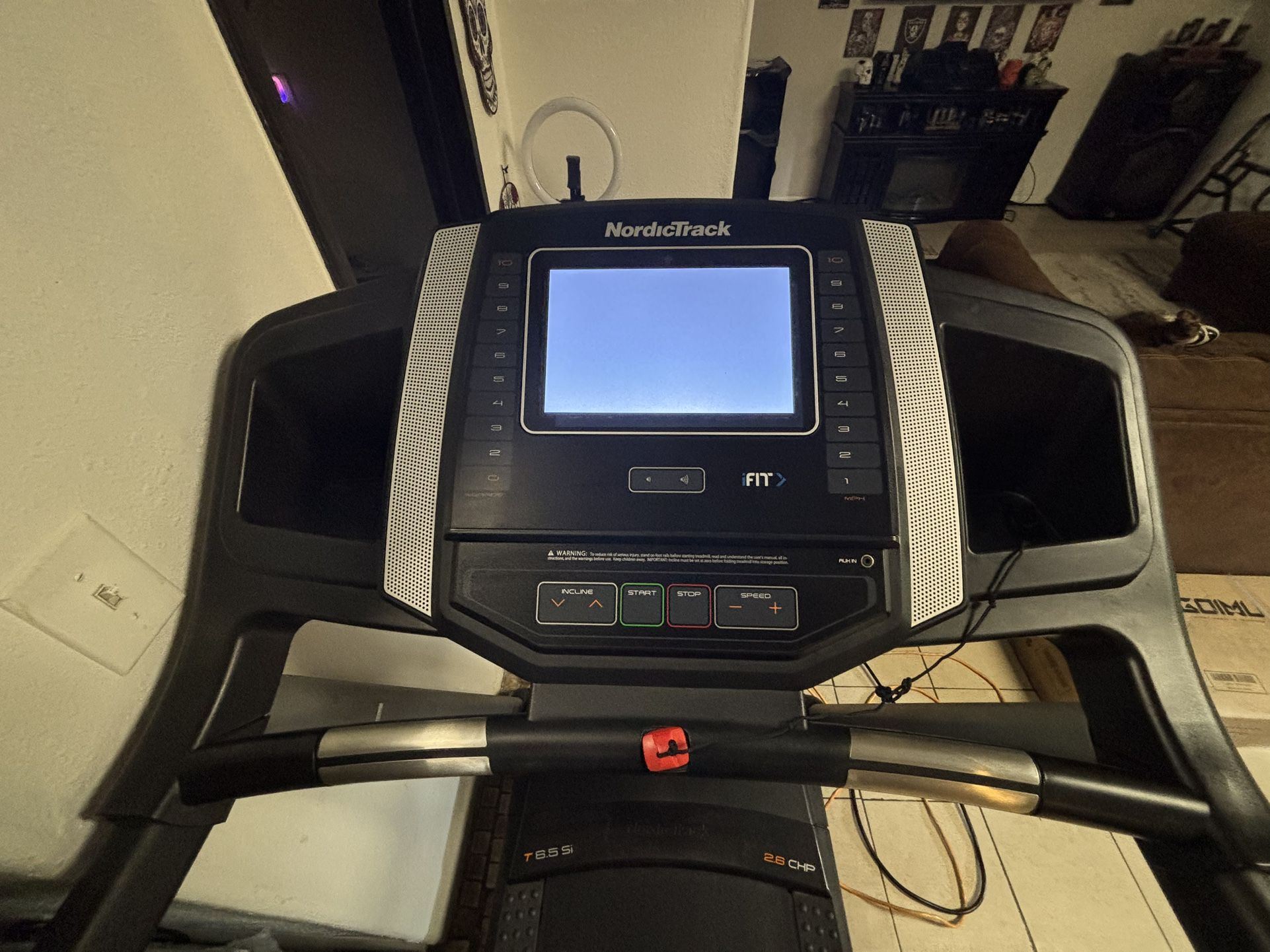 Treadmill Like New With WiFi And Personal Trainer