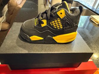 Air Jordan 4 Thunder Toddler Sneakers Size 4c !!