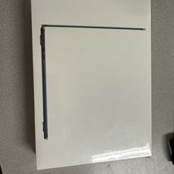 MacBook Air 13.6" Laptop 8GB Memory - 256GB SSD