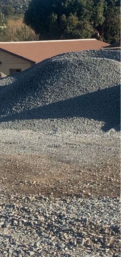 **Gravel**Rock**