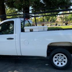 Chevy Silverado 2011 //156343 Millas  Con Todo Y Rack Y Caja Para Herramienta 