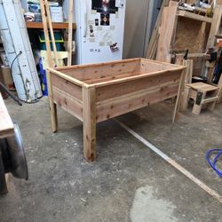 Redwood Standing Planter 