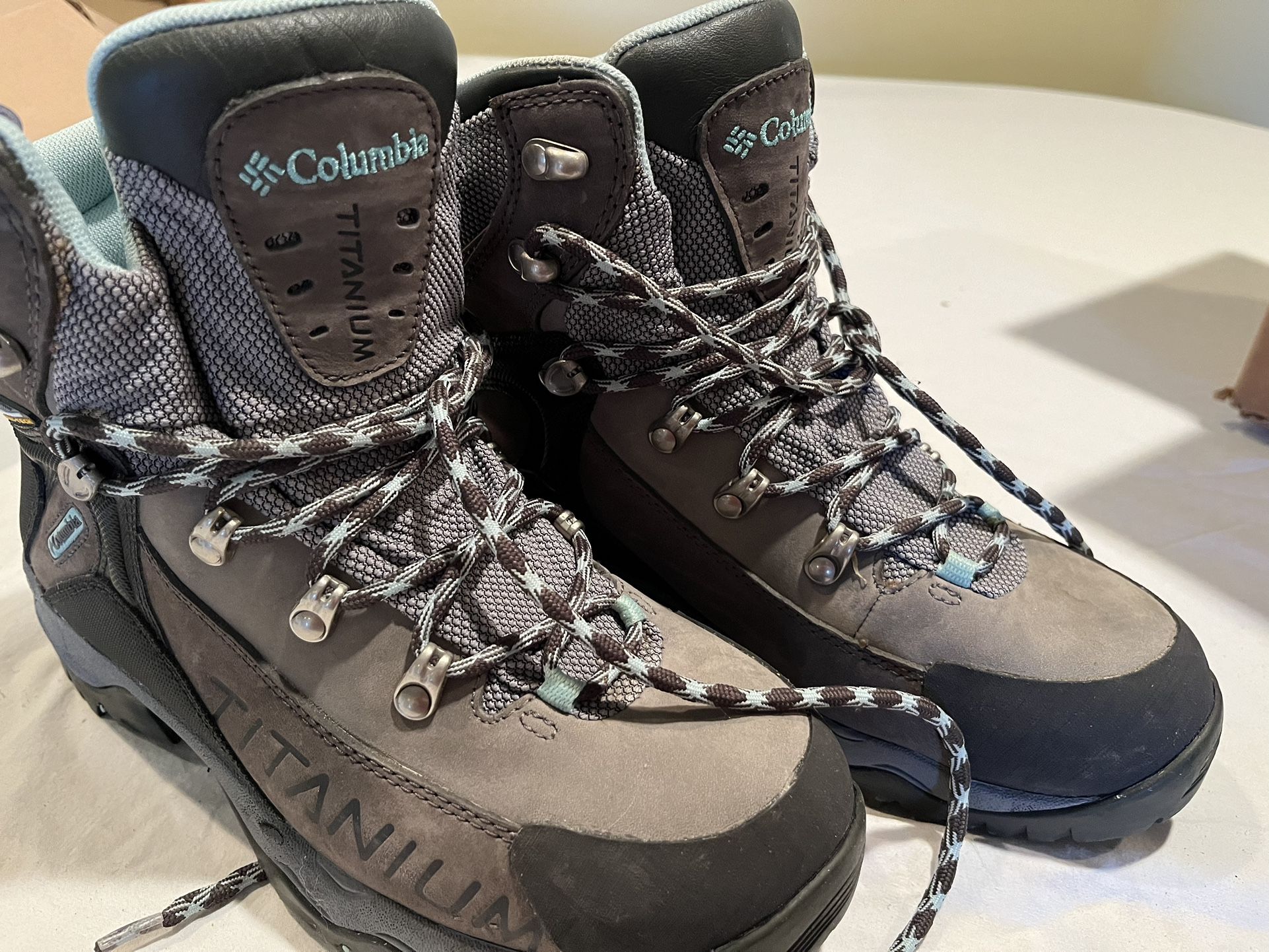 Women’s Hiking Boots