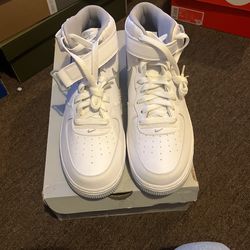 air force 1's mid 07 white grey