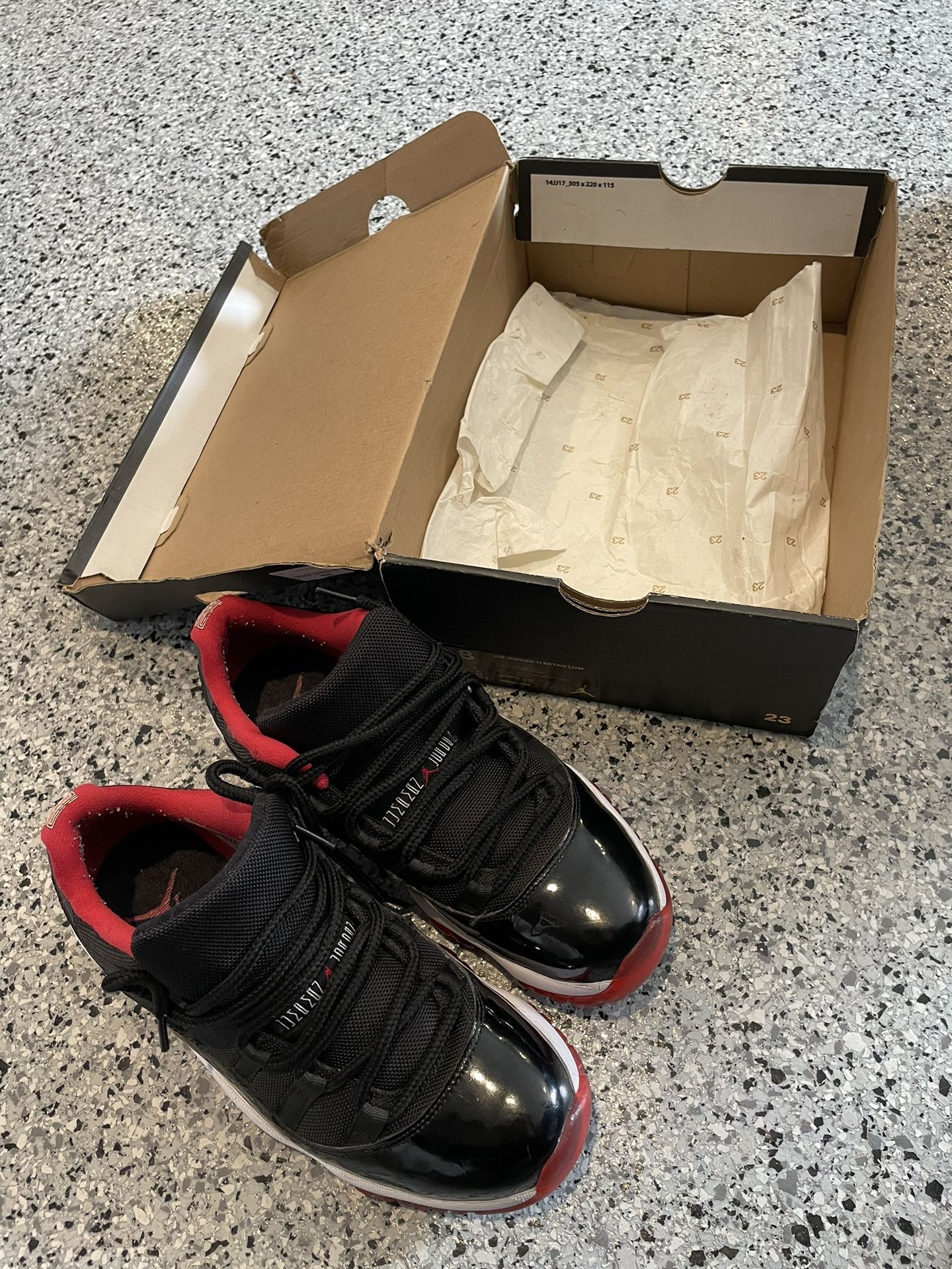 Air Jordan 11 Retro Low Bred Size 8 Men's