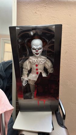 Mezco Toyz Pennywise 18" Figure
