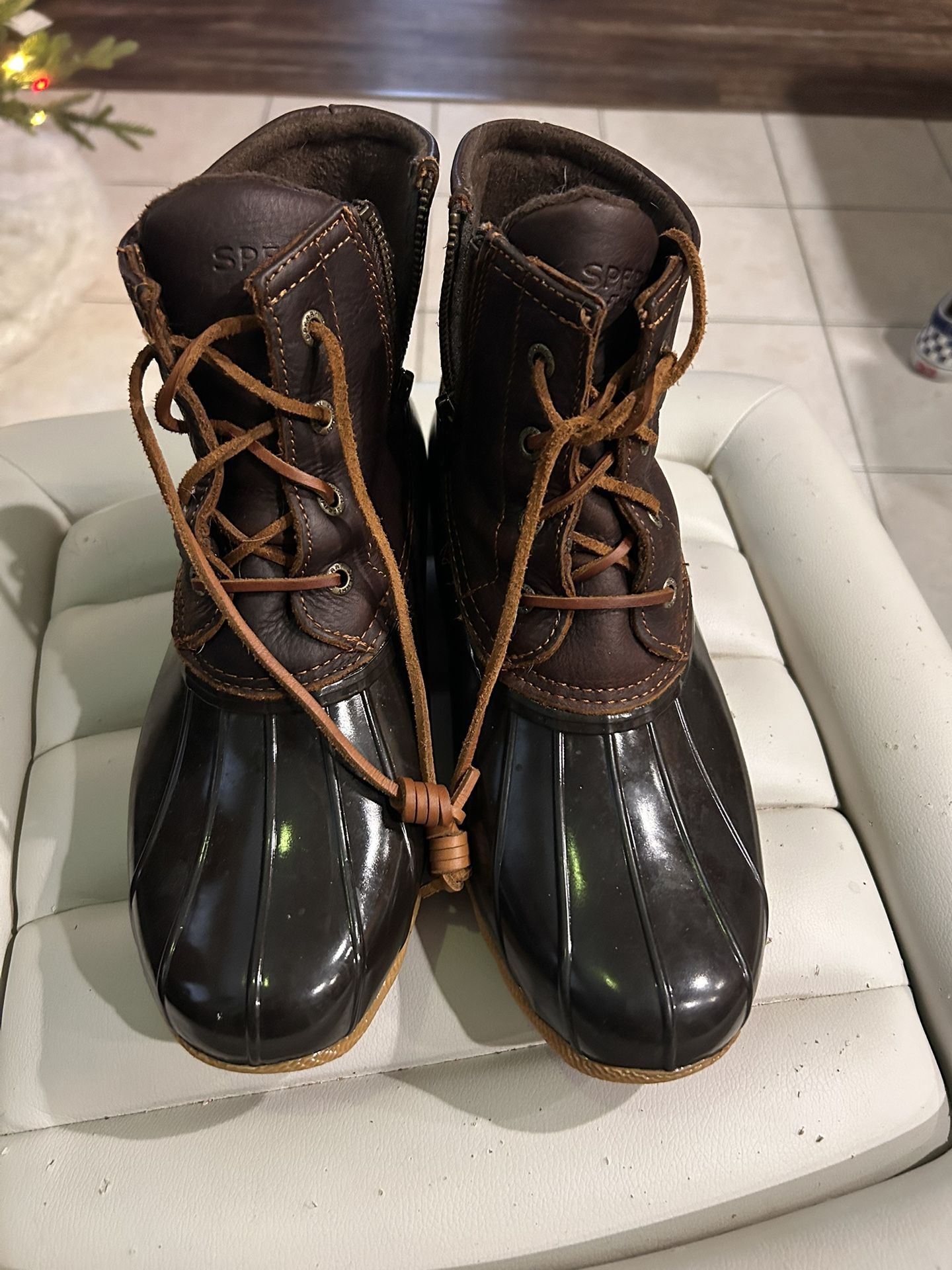 Size 9 Sperry Waterproof Duck Boots