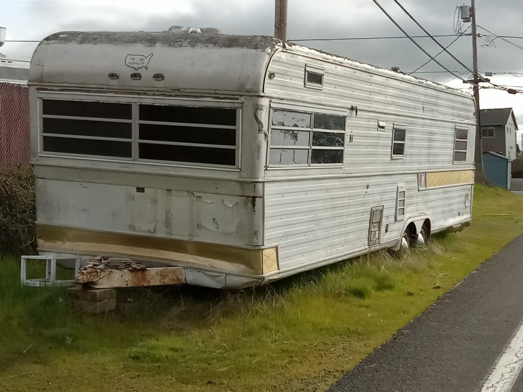 31 Foot 1965 Holiday Rambler