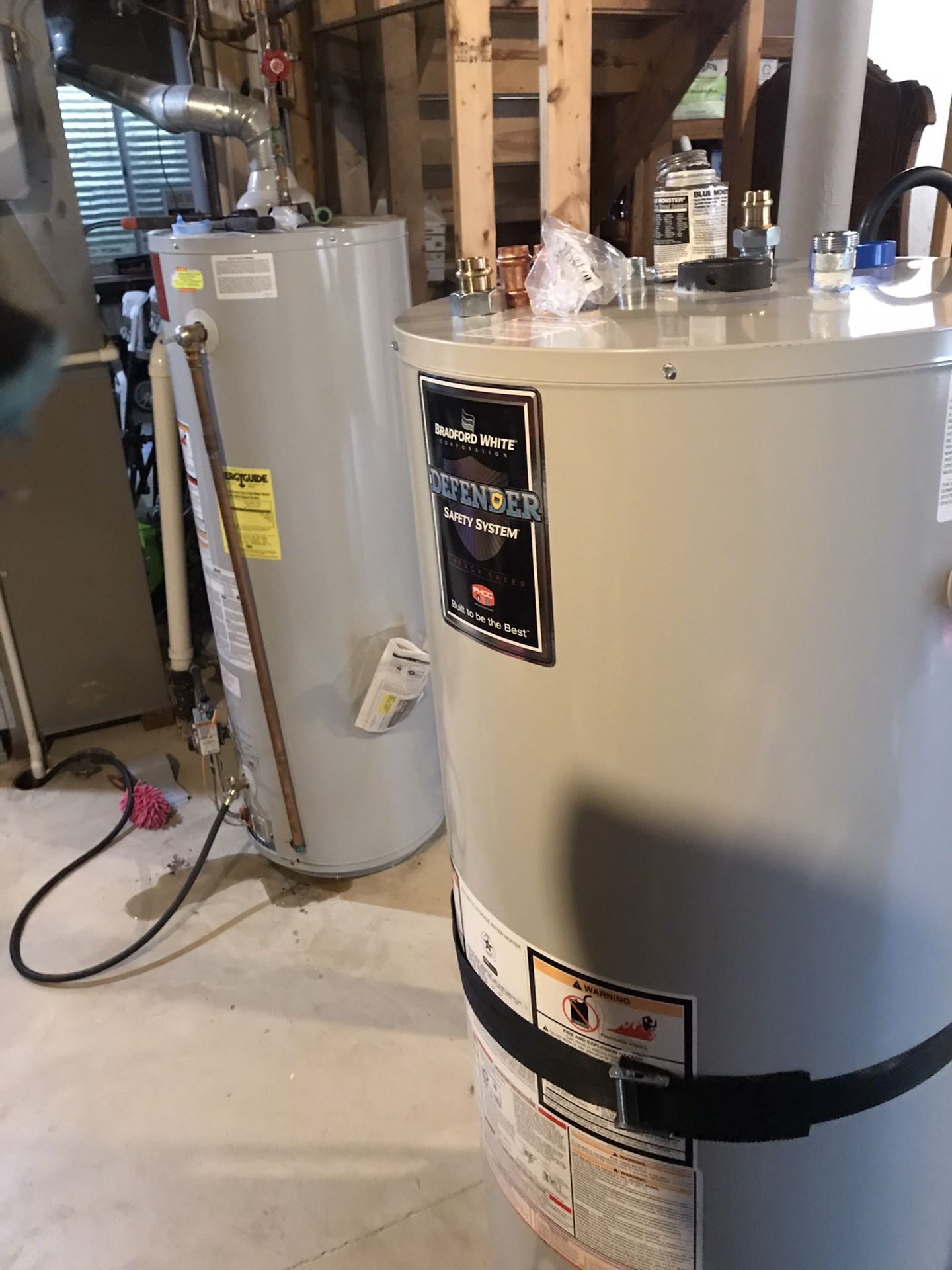 40 Gallon Water Heater/ 50 Gallon