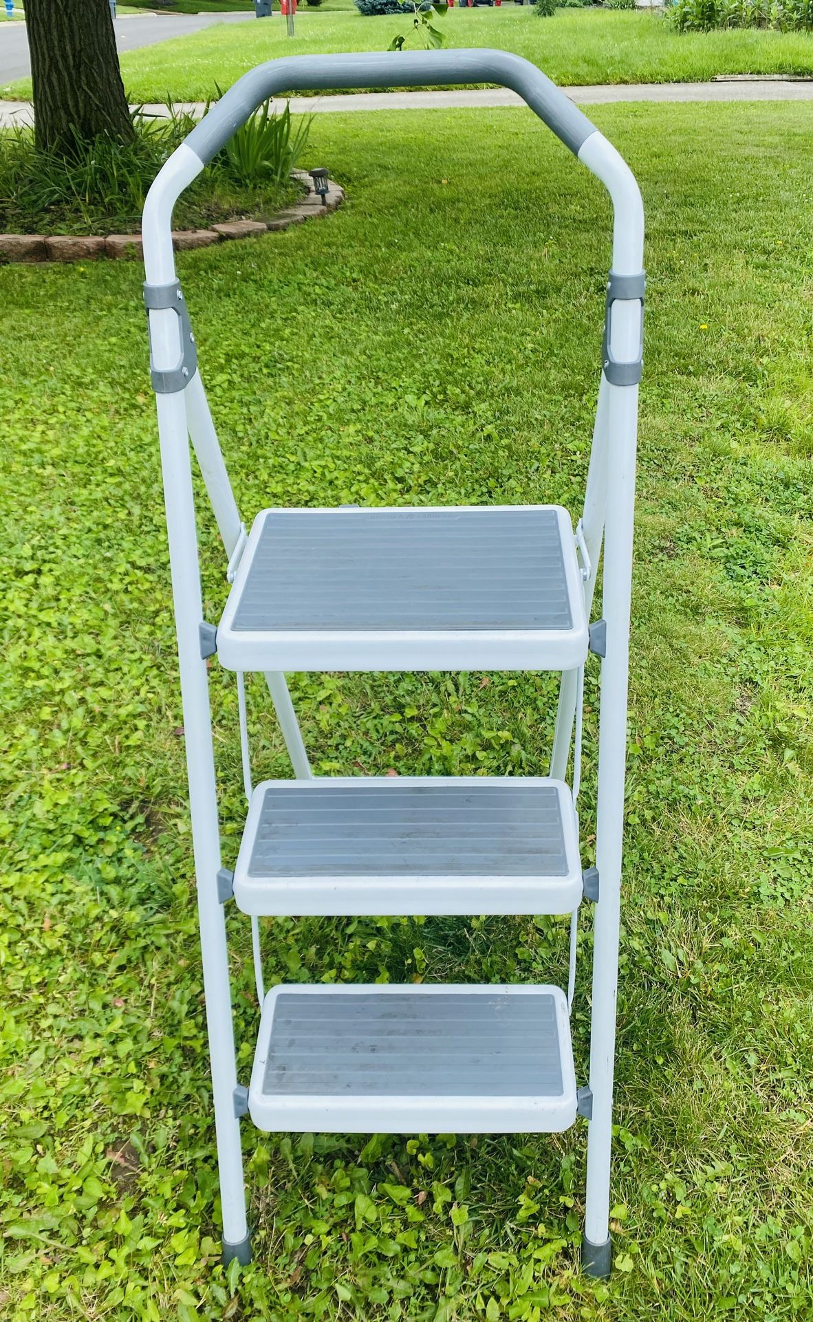 The Gorilla 3-Step Lightweight Steel Ladder