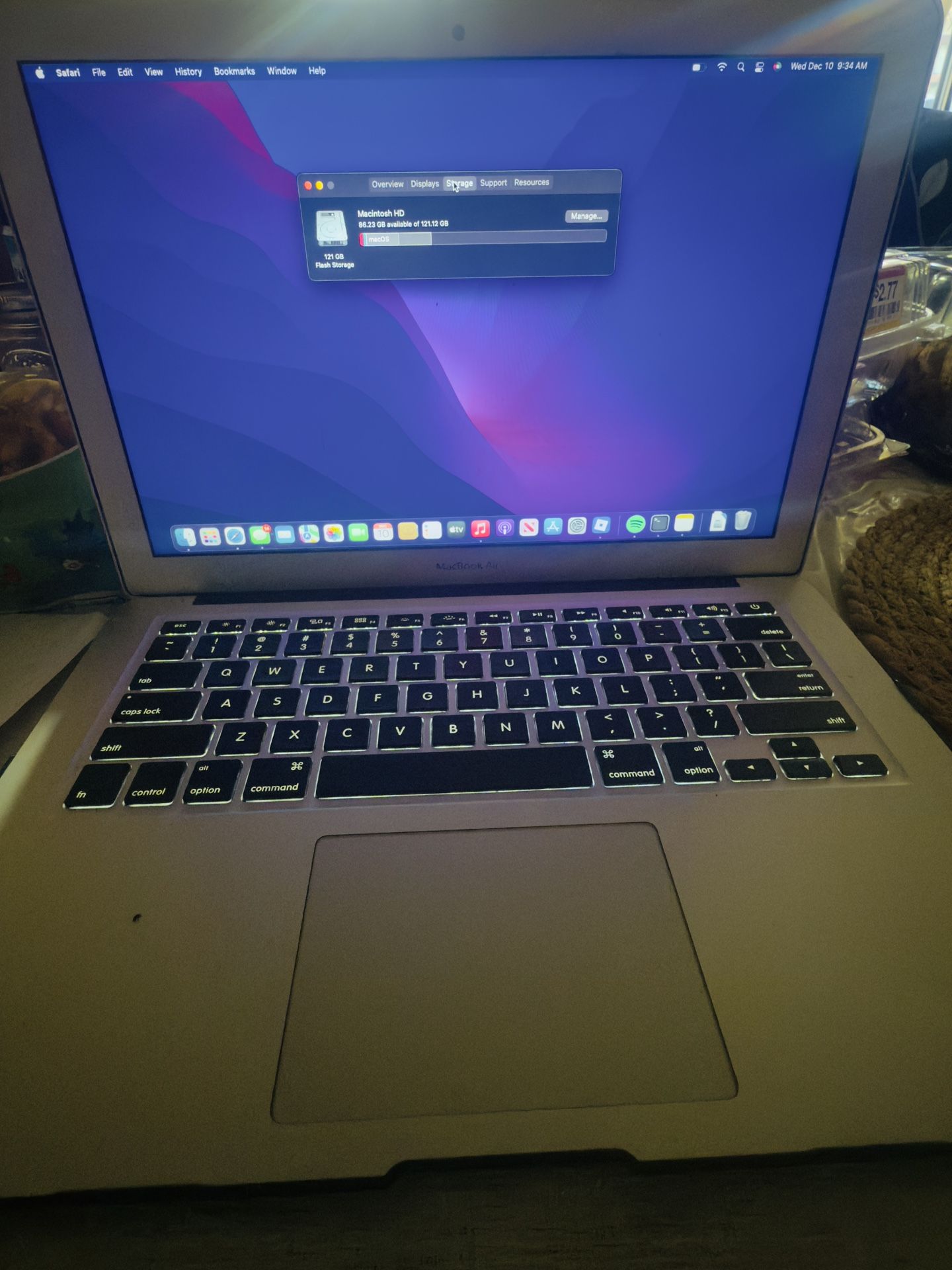 Macbook Air (13inch,1.8 GHz Dual Core Intel Core i5 8 GB 1600 Mhz DdR3 Intel HD Graphics 6000