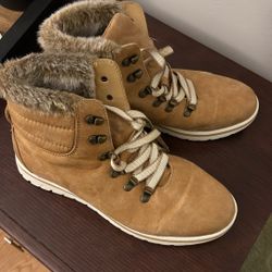 Cliffs Boots Size 11M