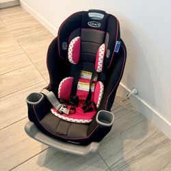 Graco Extend2Fit Convertible Baby Car Seat