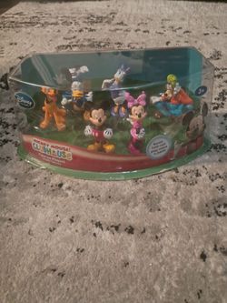 Cinderella and Mickey mouse figurines