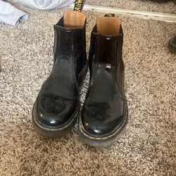DR MARTENS