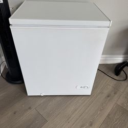 5cu Highland Chest Freezer With Basket