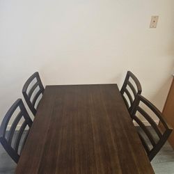 Table And Chairs Need Gone Asap