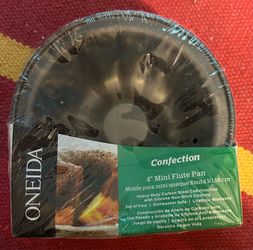 New! Set Four Oneida 4-in Mini Fluted Pans