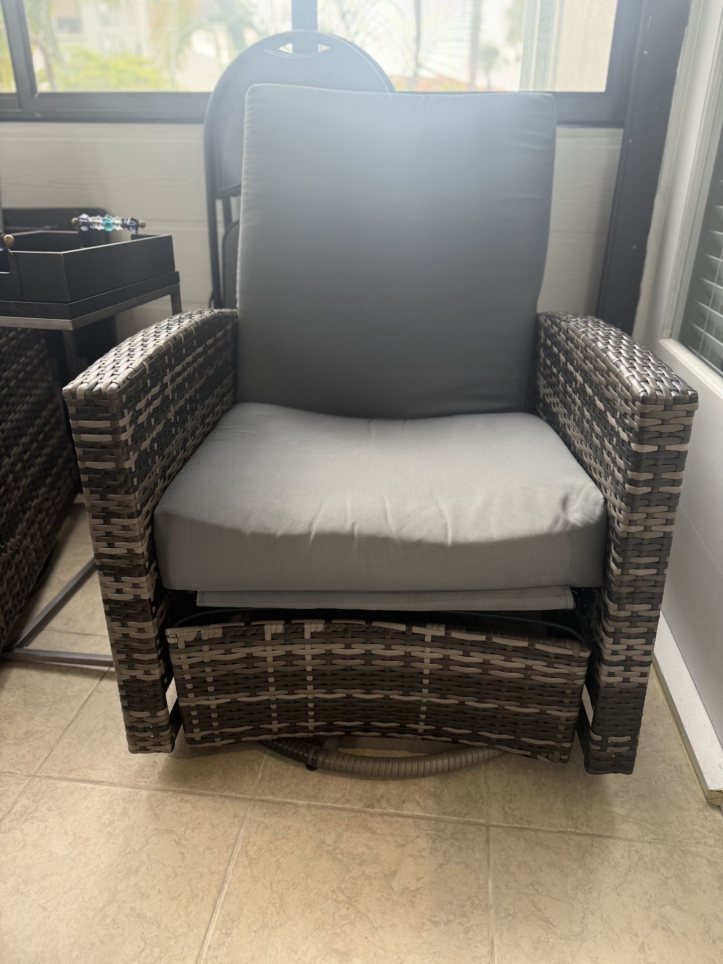 Outdoor Recliner Chairs With Swivel- Pair