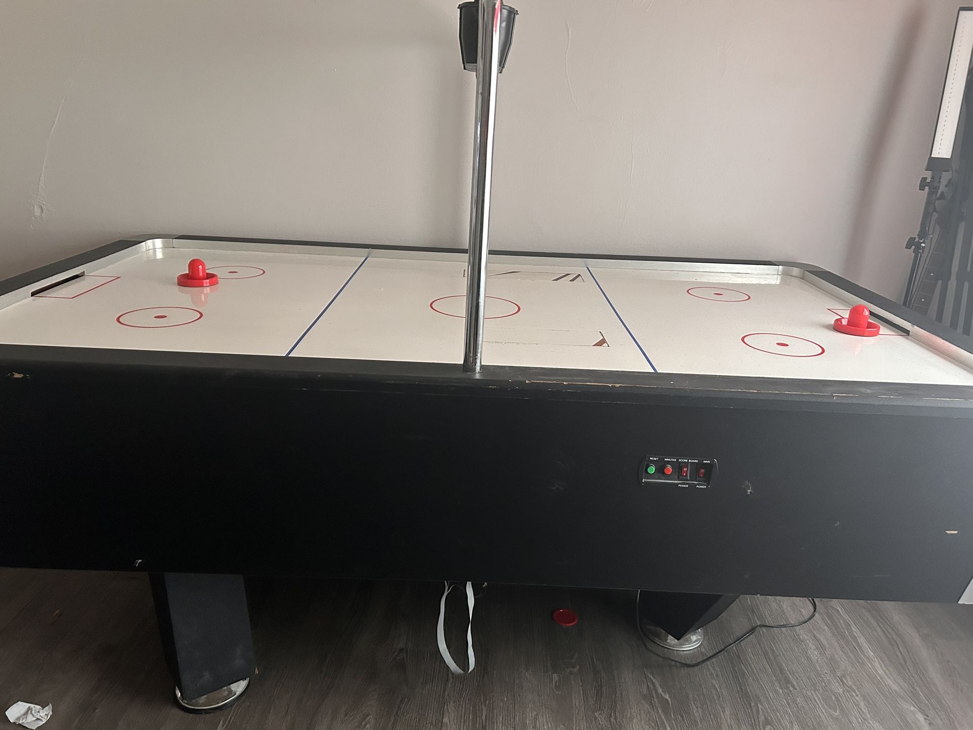 Air Hockey Table