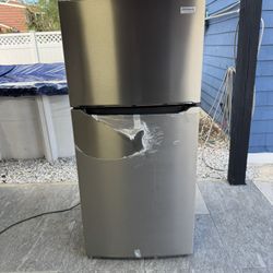 Frigidaire Gallery Refrigerator 30 X 66 Brand New One New One Receipt For 90 Days Warranty 