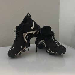 Cleats (Alpha Menace 3 Shark Bg W)