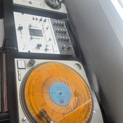 Technics SL1200 MK2 Direct Drive Pair