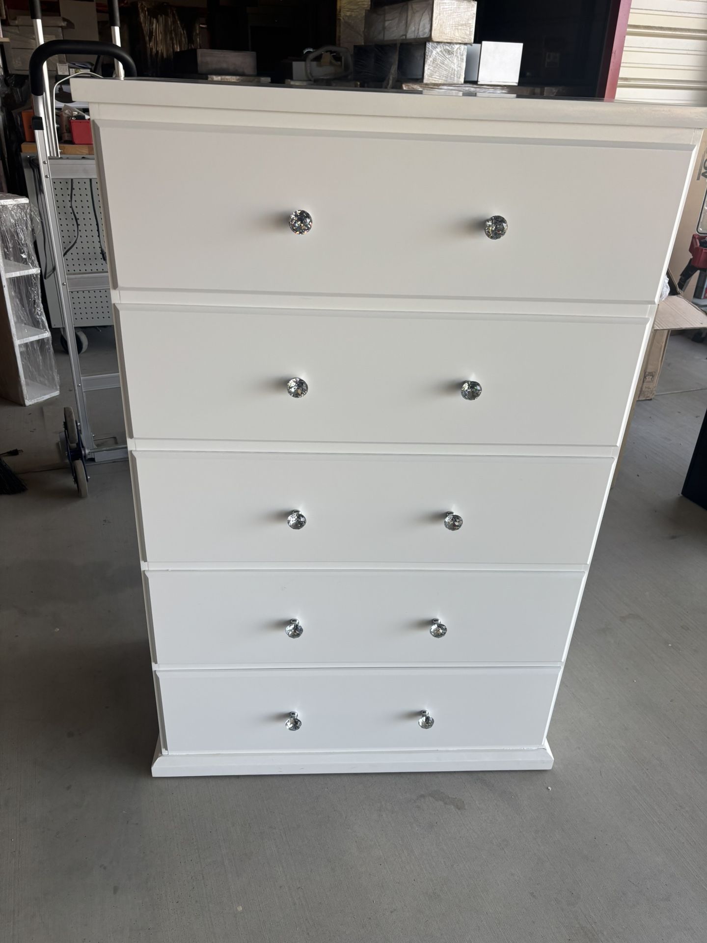Tall 5 Drawers Dresser All New In Stock