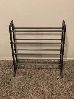 Expandable shoe rack