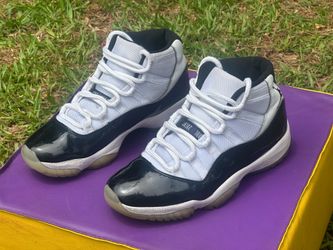 Nike Air Jordan 11 Retro "Concord" sneakers in white and black with patent leather8.5