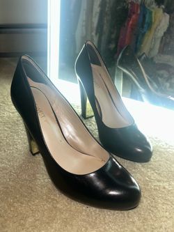 Nine West Black Leather Pumps W6