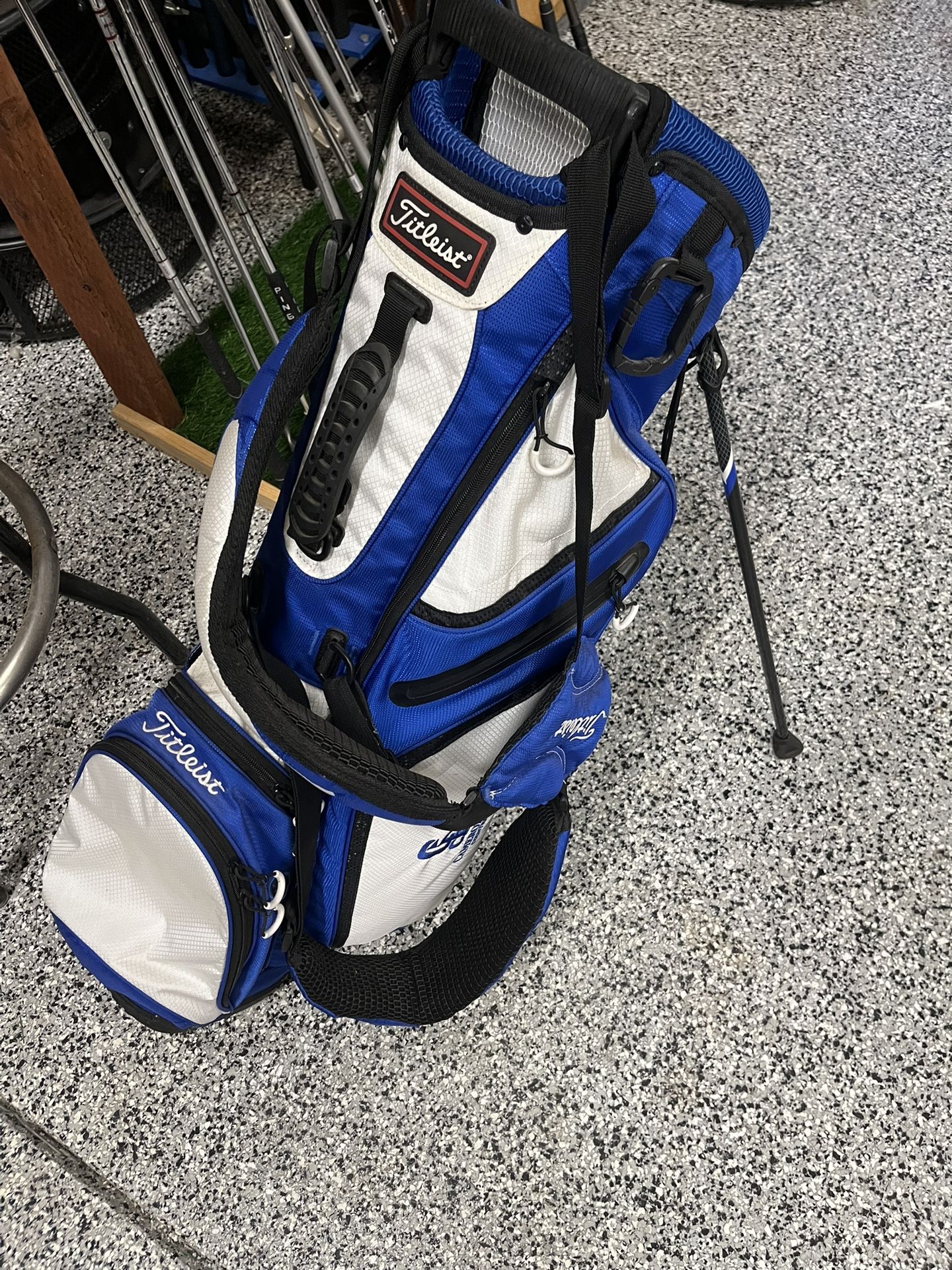Titleist 3 Way Stand Carry Golf Bag Blue & White Carry Strap