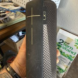 UE (ultimate Ears) BT Speaker 
