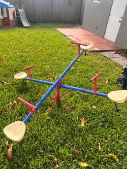 Kids Outdoor Rotating Teeter Totter Seesaw