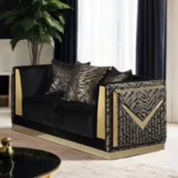 Black Velvet/Gold Lover Seat