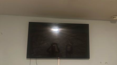 LG Flat Screen TV Wall Mounted